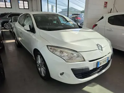 Usata Renault Mégane III Dynamique 110 CV (80 kW) 2009 Bianco Berlina