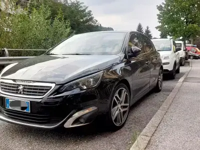Usata Peugeot 308 116 CV (85 kW) 2013 Nero Berlina
