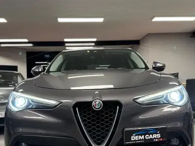 Usata Alfa Romeo Stelvio Executive 179 CV (131 kW) 2018 Grigio SUV