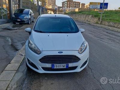 Usata Ford Fiesta 95 CV (69 kW) 2016 Bianco Berlina