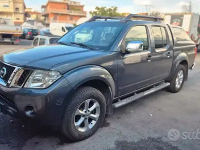 Usata Nissan Navara 190 CV (139 kW) 2011 Grigio Pick-up