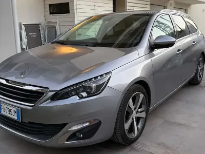 Usata Peugeot 308 SW Allure 120 CV (88 kW) 2015 Grigio Station wagon