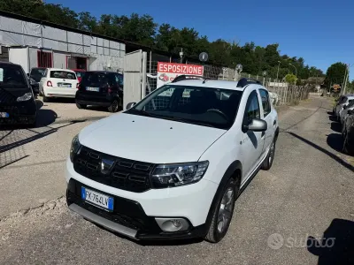 Usata Dacia Sandero Stepway 90 CV (66 kW) 2017 Bianco Berlina