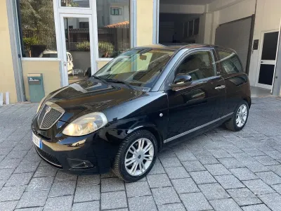 Usata Lancia Ypsilon 69 CV (50 kW) 2011 Nero Utilitaria