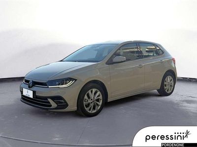 Usata VW Polo Style 90 CV (66 kW) 2023 Ascot grey Utilitaria