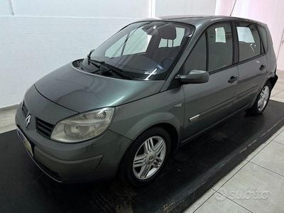 Usata Renault Scénic Luxe 120 CV (88 kW) 2003 Grigio metallizzato Monovolume