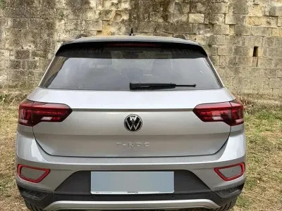 Usata VW T-Roc Life 150 CV (110 kW) 2024 Grigio SUV