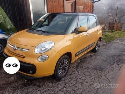 Begagnad Fiat 500L 105 HK (77 kW) 2012 Gul Minibuss