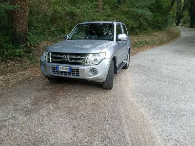 Usata Mitsubishi Pajero Sport Instyle 200 CV (147 kW) 2012 Argento SUV