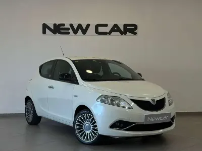 Usata Lancia Ypsilon Gold 69 CV (50 kW) 2015 Bianco Utilitaria