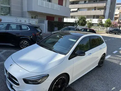 Usata Mercedes B200 Premium 150 CV (110 kW) 2019 Bianco Utilitaria
