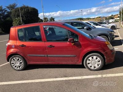 Käytetty Renault Modus 68 HP (50 kW) 2006 Punainen Tila-auto