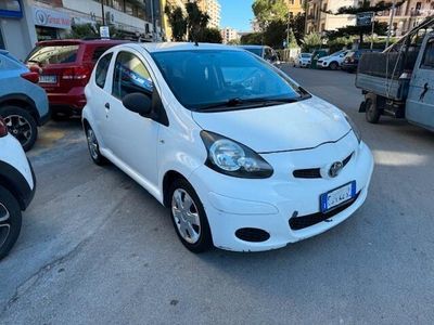 usata Toyota Aygo 1.0 NEOPATENTATI