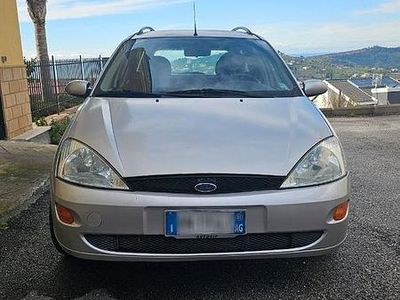 Usata Ford Focus Ambiente 2001 Grigio Station wagon