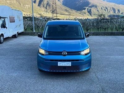 Usata VW Caddy 122 CV (89 kW) 2022 Azzurro Monovolume