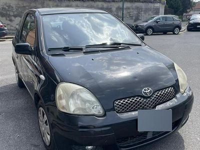 Usata Toyota Yaris Sol 87 CV (63 kW) 2004 Nero Utilitaria