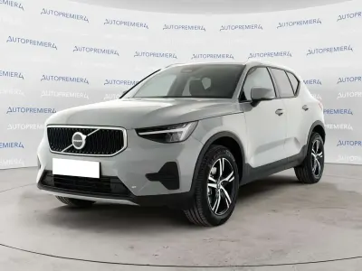 Nuova Volvo XC40 Core 163 CV (119 kW) 2026 Grigio SUV