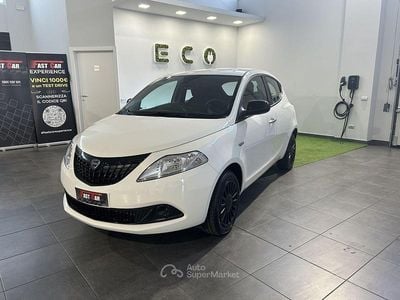 Usata Lancia Ypsilon Silver 69 CV (50 kW) 2023 Bianco Utilitaria