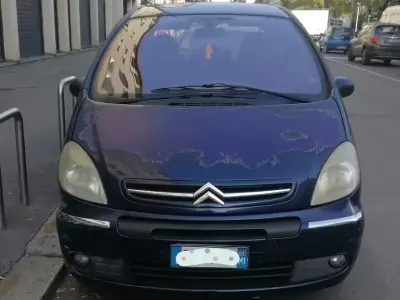 Usata Citroën Xsara Picasso 109 CV (80 kW) 2004 Blu Monovolume