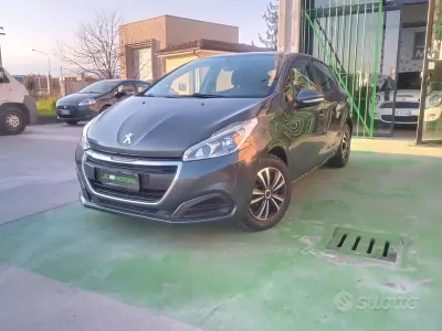 Begagnad Peugeot 208 82 HK (60 kW) 2016 Svart Halvkombi