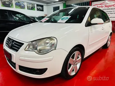 Usata VW Polo Highline 69 CV (50 kW) 2009 Bianco Utilitaria