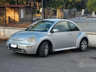 Usata VW New Beetle 105 CV (77 kW) 2003 Grigio Utilitaria