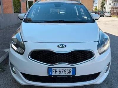 Begagnad Kia Carens