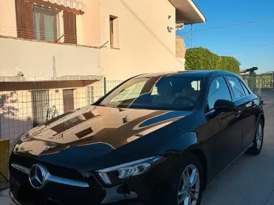 Usata Mercedes A180 136 CV (100 kW) 2019 Berlina