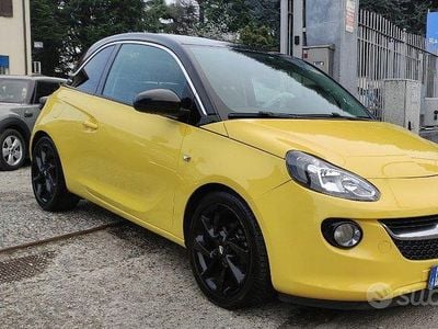 Usata Opel Adam Glam 70 CV (51 kW) 2017 Giallo pastello Utilitaria