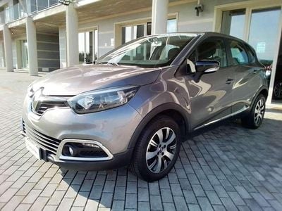 Usata Renault Captur 90 CV (66 kW) 2017 Grigio scuro metallizzato SUV