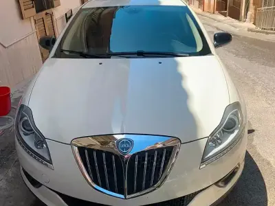 Usata Lancia Delta 140 CV (102 kW) 2009 Bianco Utilitaria
