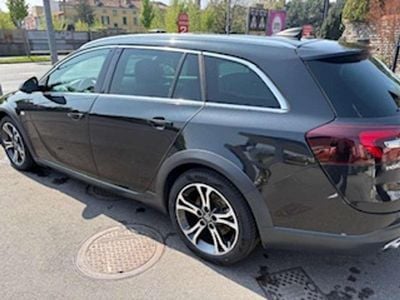 Usata Opel Insignia Country Tourer 170 CV (125 kW) 2016 Nero Station wagon