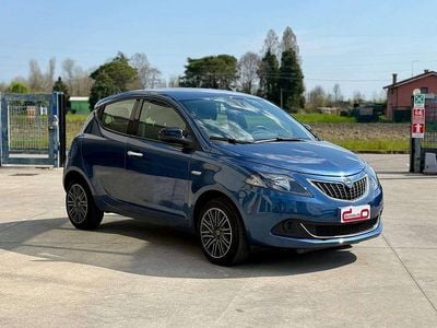 Usata Lancia Ypsilon Silver 69 CV (50 kW) 2022 Blu/azzurro Utilitaria