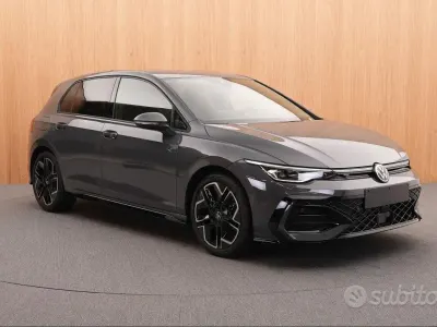 Nuova VW Golf VIII R-line 150 CV (110 kW) 2026 Grigio Berlina