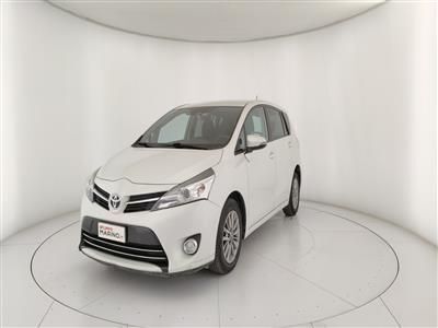 usata Toyota Verso 1.6 D-4D Business del 2017 usata a Bari