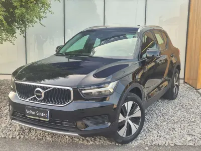 Usata Volvo XC40 Momentum 129 CV (94 kW) 2021 Onyx black SUV