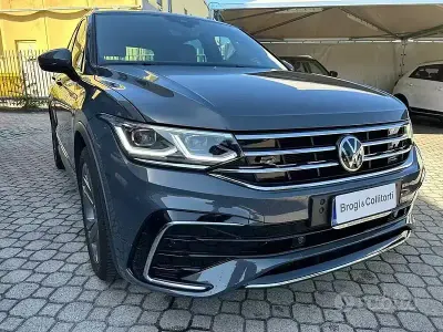 Usata VW Tiguan R-line 150 CV (110 kW) 2020 Grigio SUV