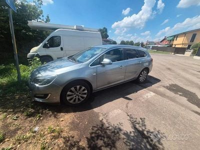 Usata Opel Astra 136 CV (100 kW) 2013 Station wagon