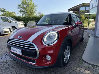 Begagnad Mini Cooper D Hype 116 HK (85 kW) 2016 Röd Halvkombi