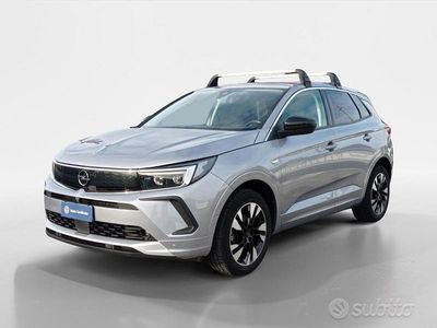 Usata Opel Grandland X Ultimate 131 CV (96 kW) 2022 Grigio chiaro met. SUV