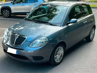 Usata Lancia Ypsilon 60 CV (44 kW) 2008 Grigio Utilitaria
