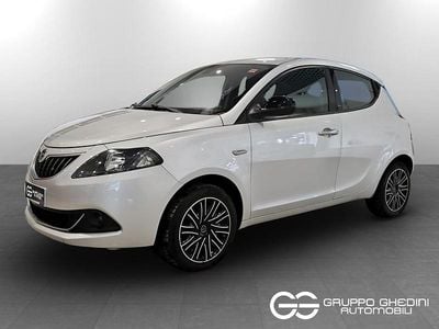 Usata Lancia Ypsilon Gold 69 CV (50 kW) 2021 Grigio Utilitaria