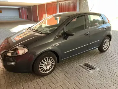 Usata Fiat Punto 84 CV (61 kW) 2015 Grigio Utilitaria