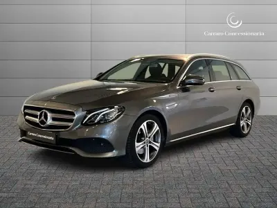 Usata Mercedes E220 Business 194 CV (142 kW) 2019 Grigio selenite Station wagon