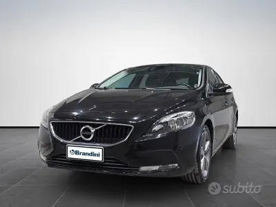 Usata Volvo V40 Kinetic 120 CV (88 kW) 2017 Nero met. Berlina
