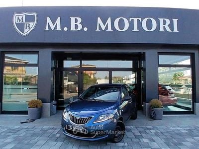 Usata Lancia Ypsilon Silver 69 CV (50 kW) 2022 Blu Utilitaria