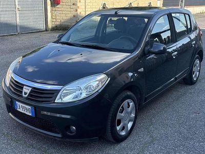 Usata Dacia Sandero Lauréate 75 CV (55 kW) 2010 Berlina