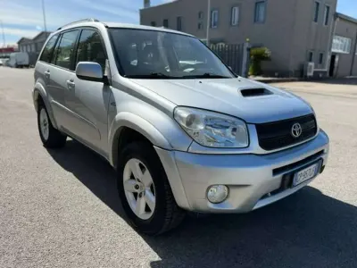 Usata Toyota RAV4 Sol 116 CV (85 kW) 2004 Argento SUV