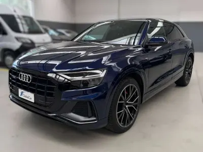 Usata Audi Q8 Sport 286 CV (210 kW) 2023 Blu/azzurro SUV