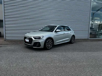 Nuova Audi A1 Sportback S-Line 116 CV (85 kW) 2025 Argentocavometallizzato Utilitaria